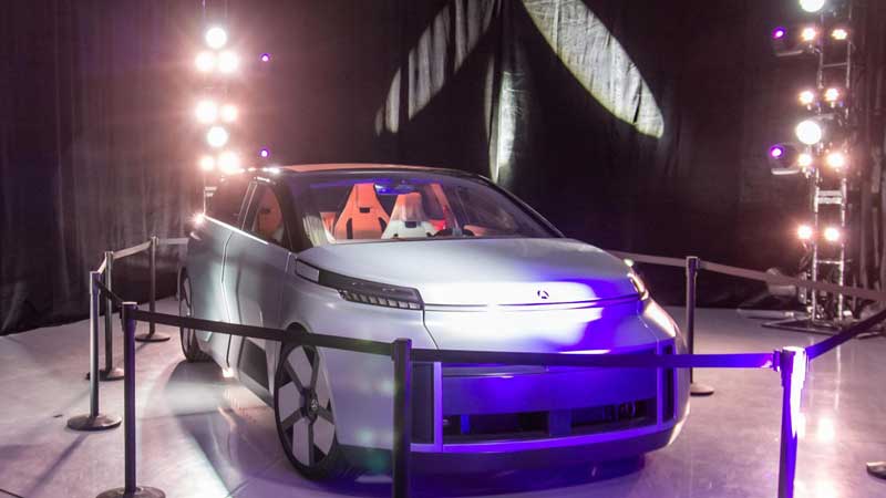 🚗🔌 First All-Canadian, Zero-Emission Concept Vehicle Designed in Ontario Unveiled at Consumer Electronics Show