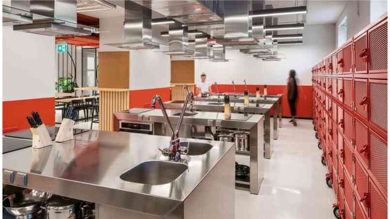 🥘🔪 Competition Bureau Calls to Take Down Regulatory Barriers Around Shared Kitchens and Food Hubs