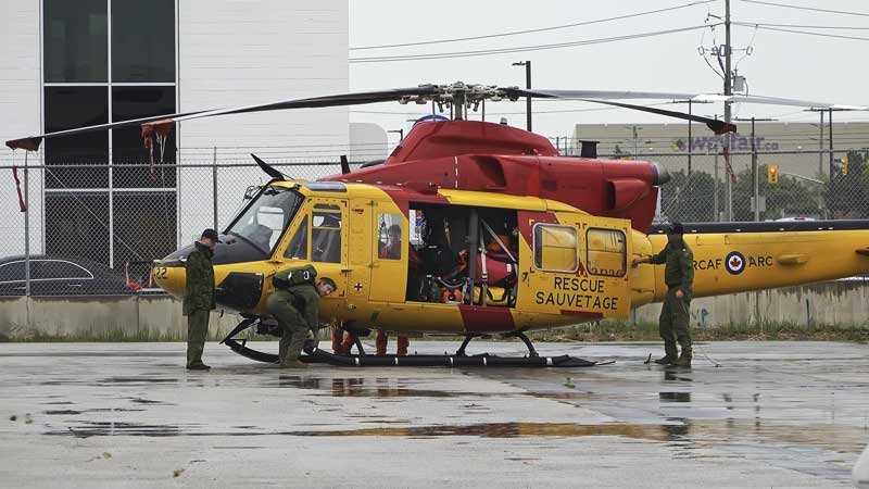 2025 🚁 RCAF CH-146 Griffon Search & Rescue Demo Over Lake Ontario | Canadian Air Show